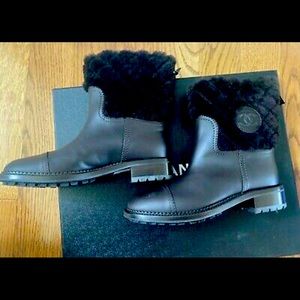 CHANEL Matelasse G30231 Leather Fur Mouton Womens Combat Boots Made in Italy